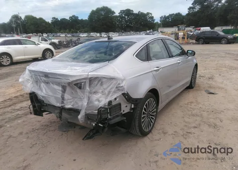 2017 Ford Fusion Titanium z USA, uszkodzony, nr VIN 3FA6P0K90HR332345